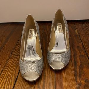 Badgley Mischka Awake (Silver) wedge pump, 8